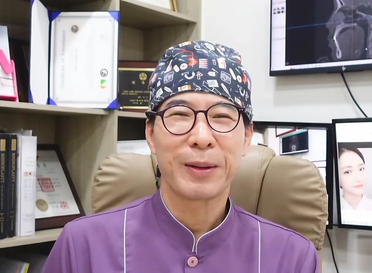 正在接受采访的赵培正院长